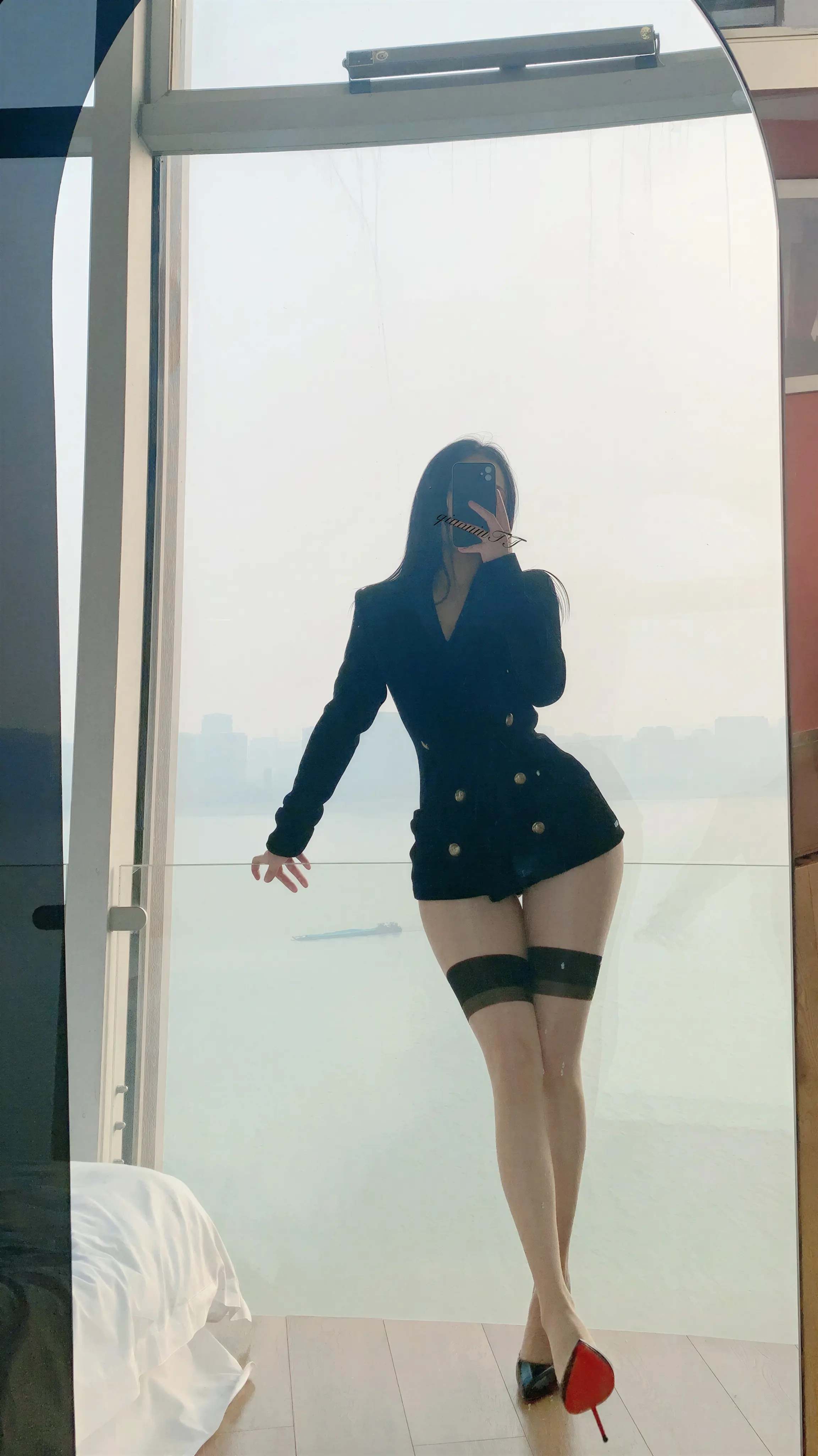 俏妞qiaoniuTT – 英姿飒爽 9P